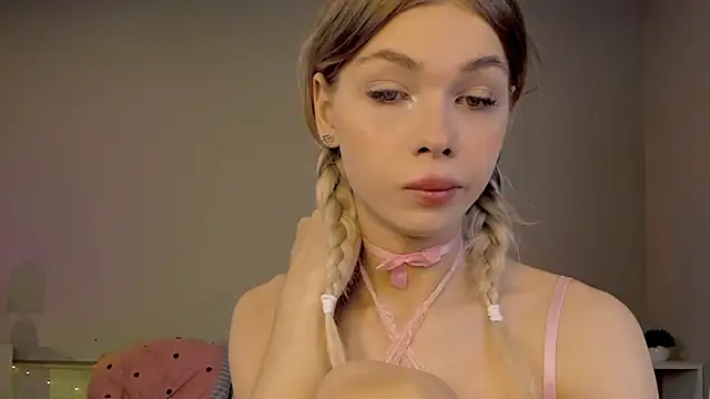 Blondy Fina online show from May 2026 04:54:01 AM