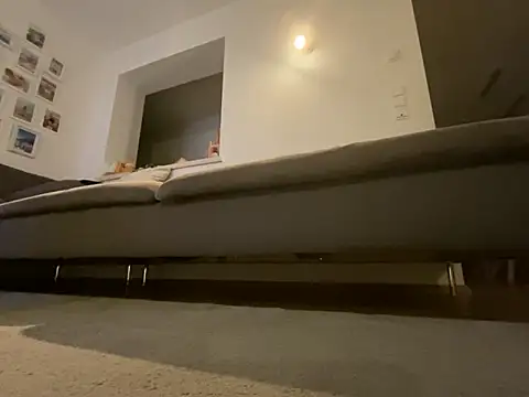 Honeymoon1985 online show from February 2026 09:44:01 PM