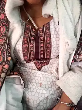 Neha Tyagi online show from November 2025 05:34:01 AM