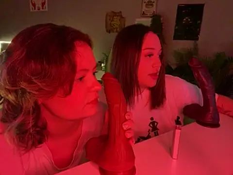 MoonIvy  online show from November 2025 05:31:01 PM