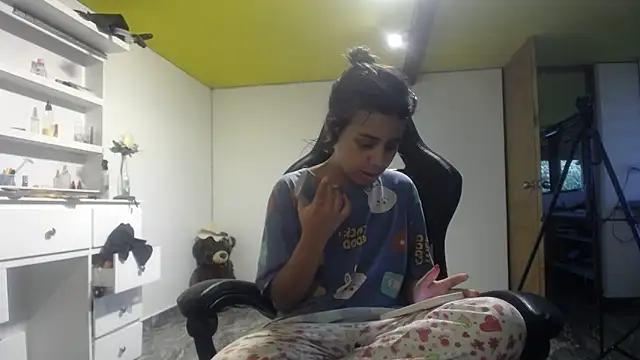 Snapshot of habdiela chatting on October 2025 07:54:02 PM habdiela online show from October 2025 07:54:02 PM