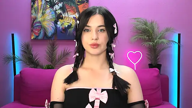 lil angel  online show from September 2025 02:09:02 PM