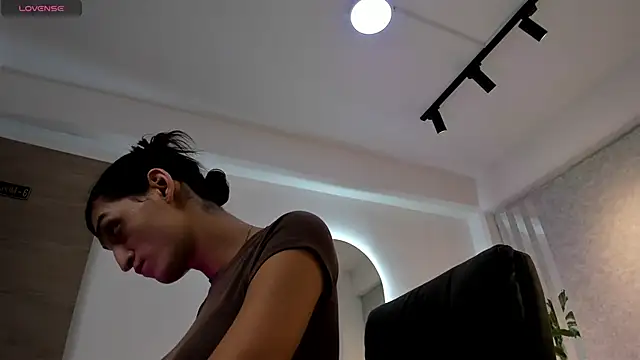 lily cash1 online show from February 2026 01:04:01 PM