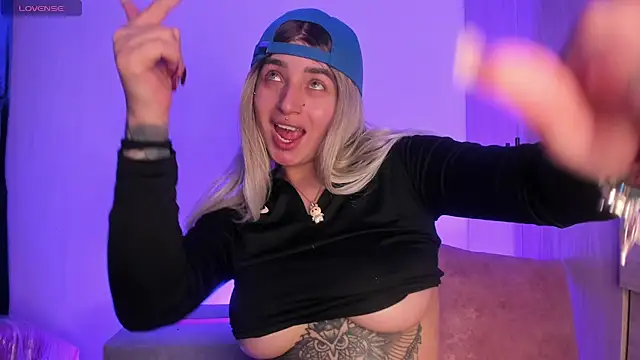 Snapshot of scarlett_Collinss chatting on November 2025 05:20:01 AM scarlett Collinss online show from November 2025 05:20:01 AM