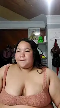 LianaCruzado online show from August 2026 02:00:02 PM