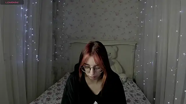 Leia Moreno online show from October 2025 03:54:02 PM