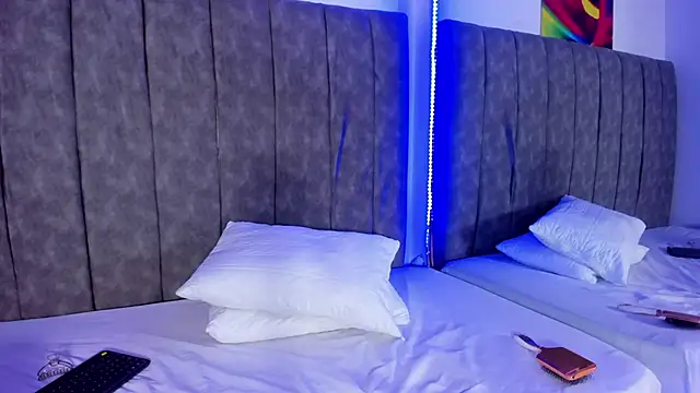 luna78hard online show from November 2025 03:28:02 AM