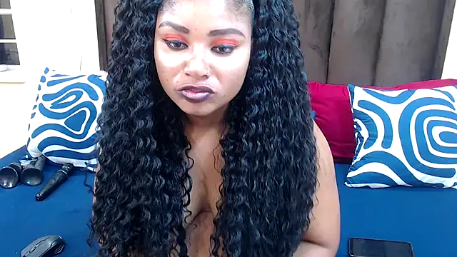 AfricanQueenxx40 online show from December 2025 05:52:02 PM