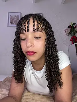 Yasmin777  online show from April 2026 09:28:02 PM