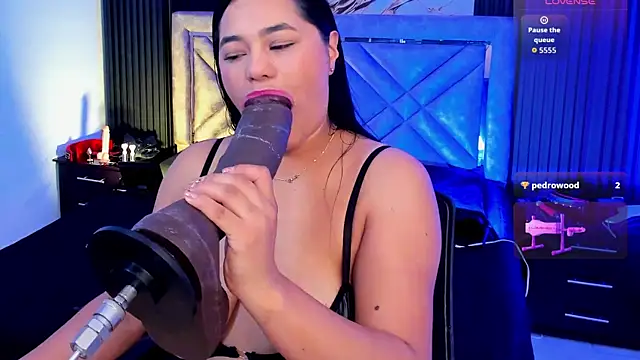 Issafoxx online show from October 2025 12:09:02 PM