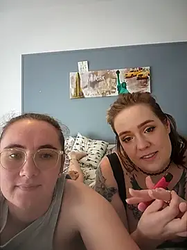 AndHerXO online show from March 2026 12:27:02 PM