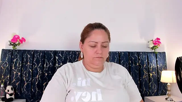 katte landerr online show from May 2026 01:08:01 PM