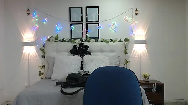 Megan 05  online show from May 2026 07:22:02 PM