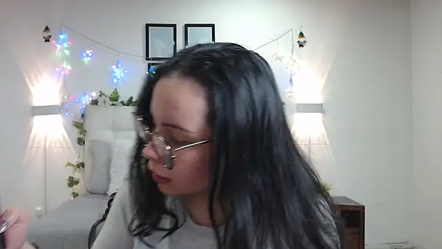 Megan 05  online show from May 2026 07:31:02 PM