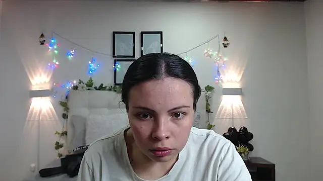 Megan 05  online show from May 2026 07:20:02 PM