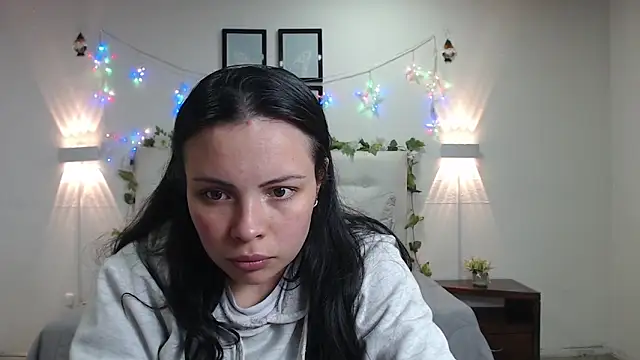 Megan 05  online show from May 2026 07:10:02 PM