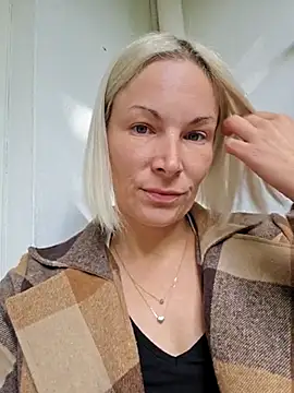 Snapshot of Sunny-Sin chatting on September 2025 11:57:01 AM Sunny-Sin online show from September 2025 11:57:01 AM