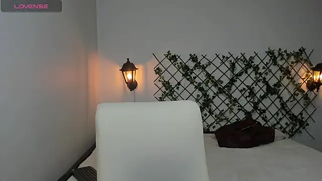 Snapshot of velvet__moon chatting on February 2026 12:58:01 AM velvet moon online show from February 2026 12:58:01 AM