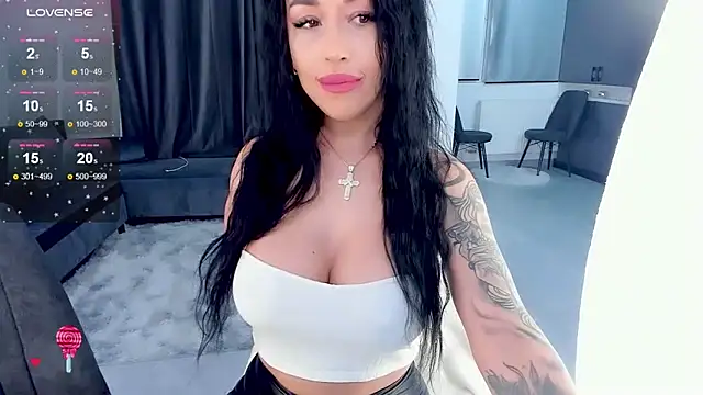 oh julya online show from February 2025 07:22:02 PM