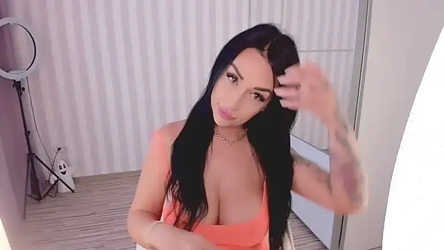 oh julya online show from October 2025 12:15:01 PM