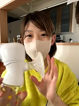 Snapshot of usako_2025 chatting on October 2025 05:10:01 AM usako 2025 online show from October 2025 05:10:01 AM