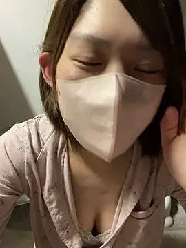 Snapshot of usako_2025 chatting on November 2025 01:21:02 PM usako 2025 online show from November 2025 01:21:02 PM