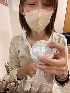 Snapshot of usako_2025 chatting on December 2025 10:35:01 AM usako 2025 online show from December 2025 10:35:01 AM