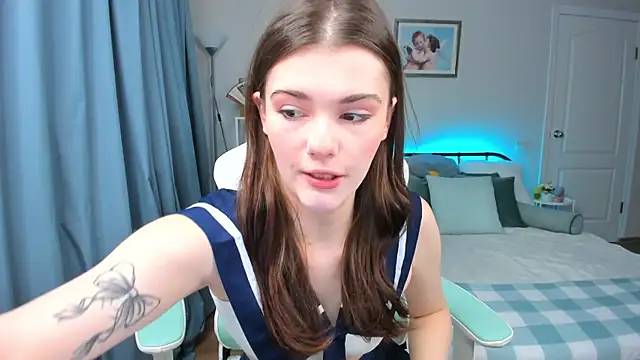 Snapshot of Zoe_Vee chatting on September 2025 03:10:01 AM Zoe Vee online show from September 2025 03:10:01 AM