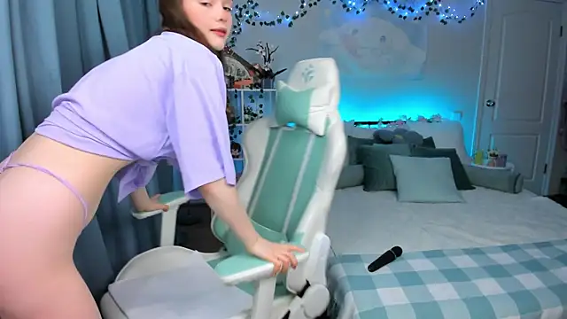 Snapshot of Zoe_Vee chatting on October 2025 03:18:01 AM Zoe Vee online show from October 2025 03:18:01 AM