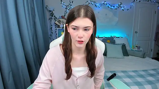 Snapshot of Zoe_Vee chatting on October 2025 03:28:02 AM Zoe Vee online show from October 2025 03:28:02 AM