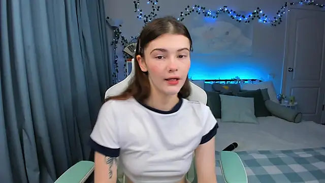 Snapshot of Zoe_Vee chatting on November 2025 03:16:02 AM Zoe Vee online show from November 2025 03:16:02 AM