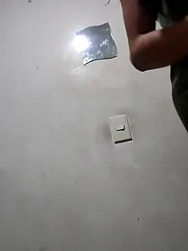 Megara 25 online show from December 2025 11:37:01 AM