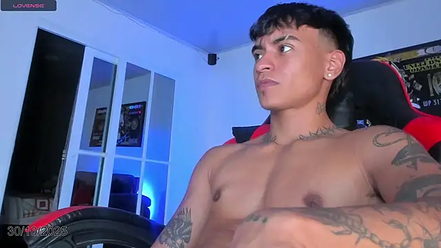 Snapshot of Ftm_xxxperiencie chatting on October 2025 12:44:01 AM Ftm xxxperiencie online show from October 2025 12:44:01 AM