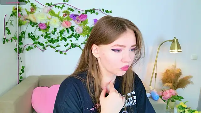 Moon  Bunny online show from March 2026 02:45:01 PM