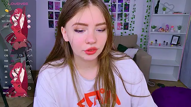 Moon  Bunny online show from April 2026 12:20:01 PM