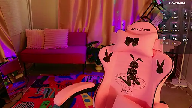 Moon  Bunny online show from May 2026 02:12:01 PM