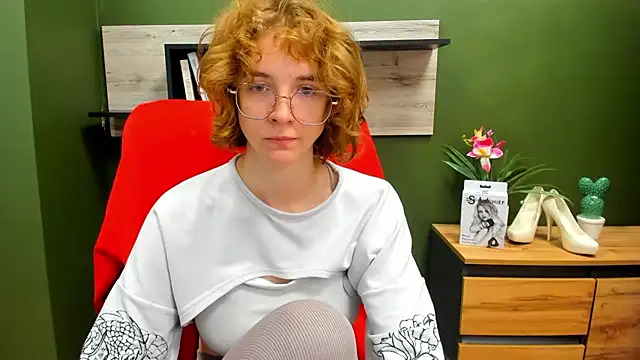 Snapshot of juicyPenny chatting on September 2025 06:26:02 AM juicyPenny online show from September 2025 06:26:02 AM