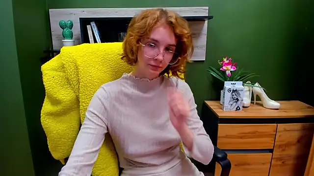 Snapshot of juicyPenny chatting on September 2025 06:27:02 AM juicyPenny online show from September 2025 06:27:02 AM