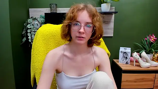 Snapshot of juicyPenny chatting on October 2025 06:14:02 AM juicyPenny online show from October 2025 06:14:02 AM