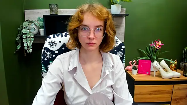 Snapshot of juicyPenny chatting on October 2025 07:43:01 AM juicyPenny online show from October 2025 07:43:01 AM