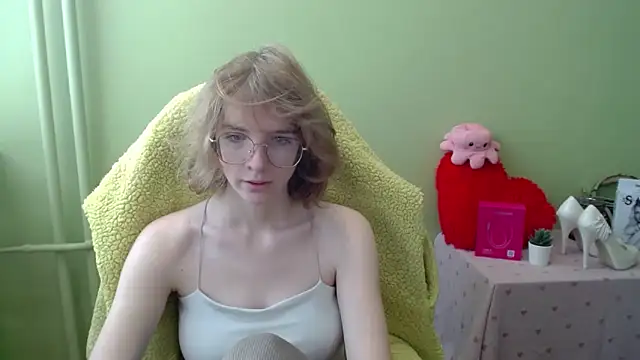 Snapshot of juicyPenny chatting on November 2025 07:31:02 AM juicyPenny online show from November 2025 07:31:02 AM