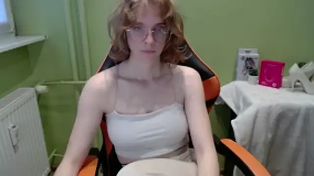 Snapshot of juicyPenny chatting on November 2025 07:57:01 AM juicyPenny online show from November 2025 07:57:01 AM