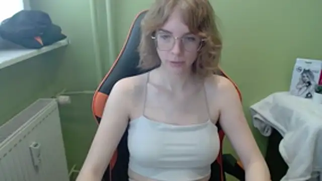 Snapshot of juicyPenny chatting on November 2025 08:05:01 AM juicyPenny online show from November 2025 08:05:01 AM