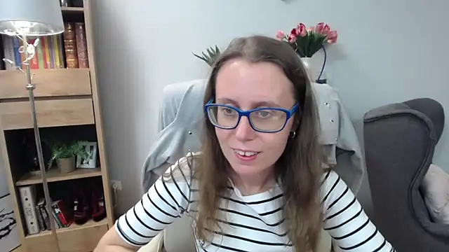 Snapshot of sweetxLizzy chatting on June 2026 04:23:01 AM sweetxLizzy online show from June 2026 04:23:01 AM