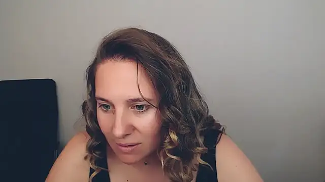 Snapshot of Darklure_ chatting on September 2025 02:09:02 PM Darklure online show from September 2025 02:09:02 PM