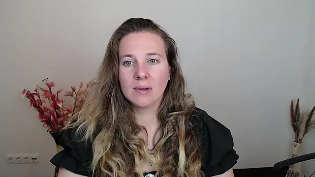 Snapshot of Darklure_ chatting on October 2025 07:11:01 PM Darklure online show from October 2025 07:11:01 PM