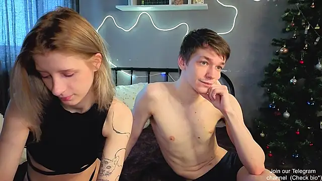 Snapshot of Lewis_and_Marta chatting on December 2025 11:41:01 AM Lewis and Marta online show from December 2025 11:41:01 AM