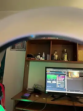 Niico Robiin  online show from September 2025 11:16:01 PM