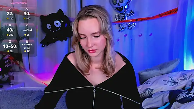 EllaBloom online show from October 2025 03:47:02 PM