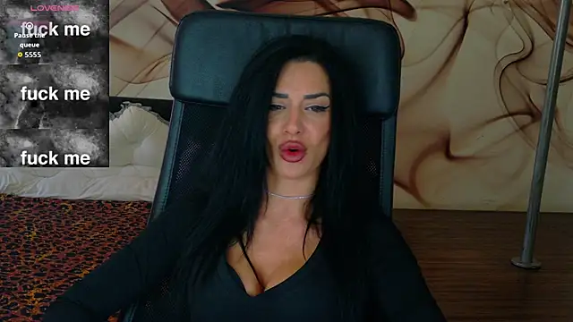 NaomiScarlet online show from October 2025 10:27:01 AM